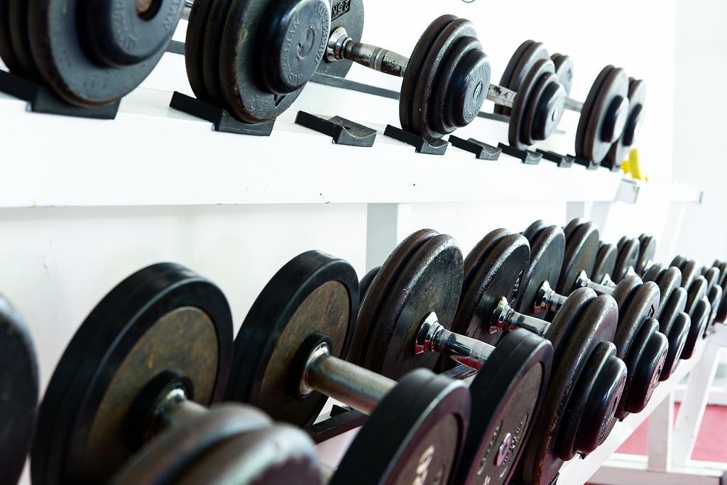 The Capital Resort @ Sukhumvit 50 방콕 외부 사진 Dumbbells