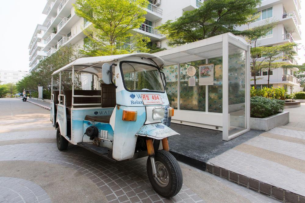 The Capital Resort @ Sukhumvit 50 방콕 외부 사진 A tuk-tuk in Vietnam
