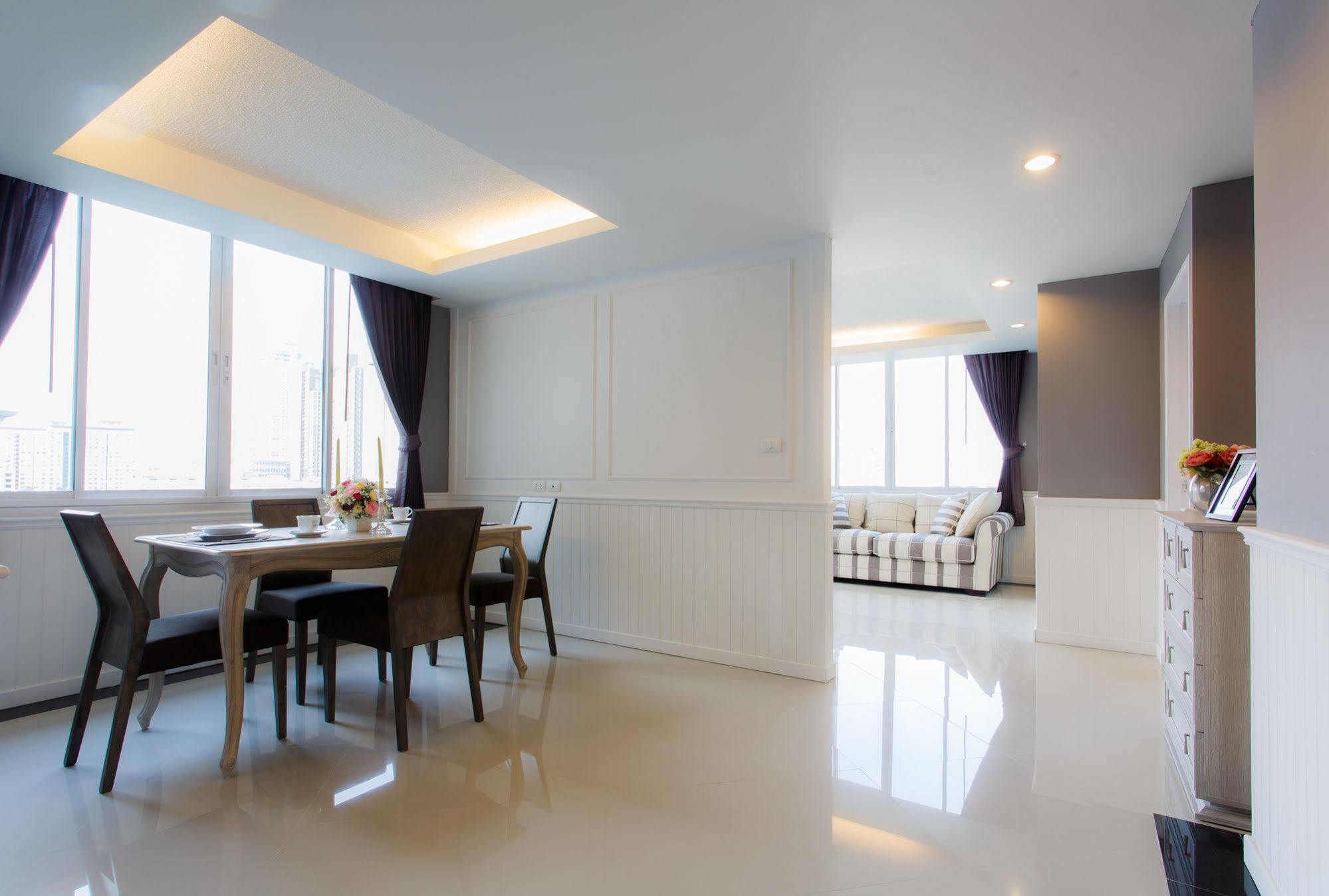 The Capital Resort @ Sukhumvit 50 방콕 외부 사진 A modern interior